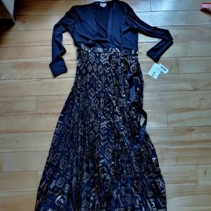 NWT Small Lularoe Deanne Wrap Dress